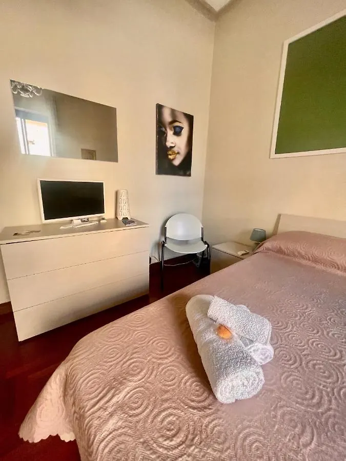 Apartament Dimora Di Maury A Due Passi Dai Trasporti E Da Ballaro 巴勒莫 公寓
