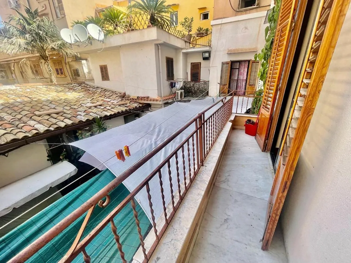 Appartement Apartament Dimora Di Maury A Due Passi Dai Trasporti E Da Ballaro Palerme Italie