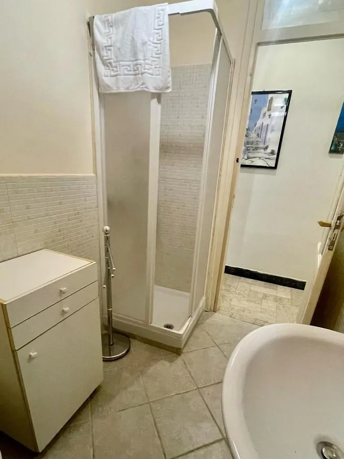 Apartament Dimora Di Maury A Due Passi Dai Trasporti E Da Ballaro 巴勒莫 0*,
