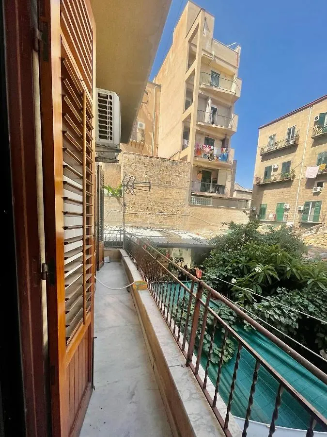 Appartement Apartament Dimora Di Maury A Due Passi Dai Trasporti E Da Ballaro Palerme