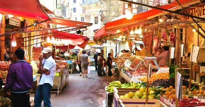 Appartement Apartament Dimora Di Maury A Due Passi Dai Trasporti E Da Ballaro Palerme